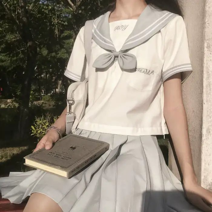 红色八爪女 海报