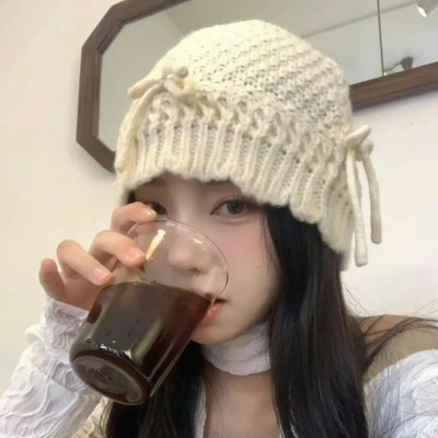年轻女孩爱过来 海报